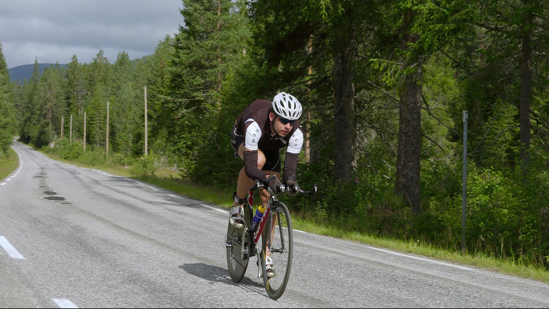 开云在线直播-_跨界合作：运动品牌与娱乐产业的结合_，运动品牌行业发展方向